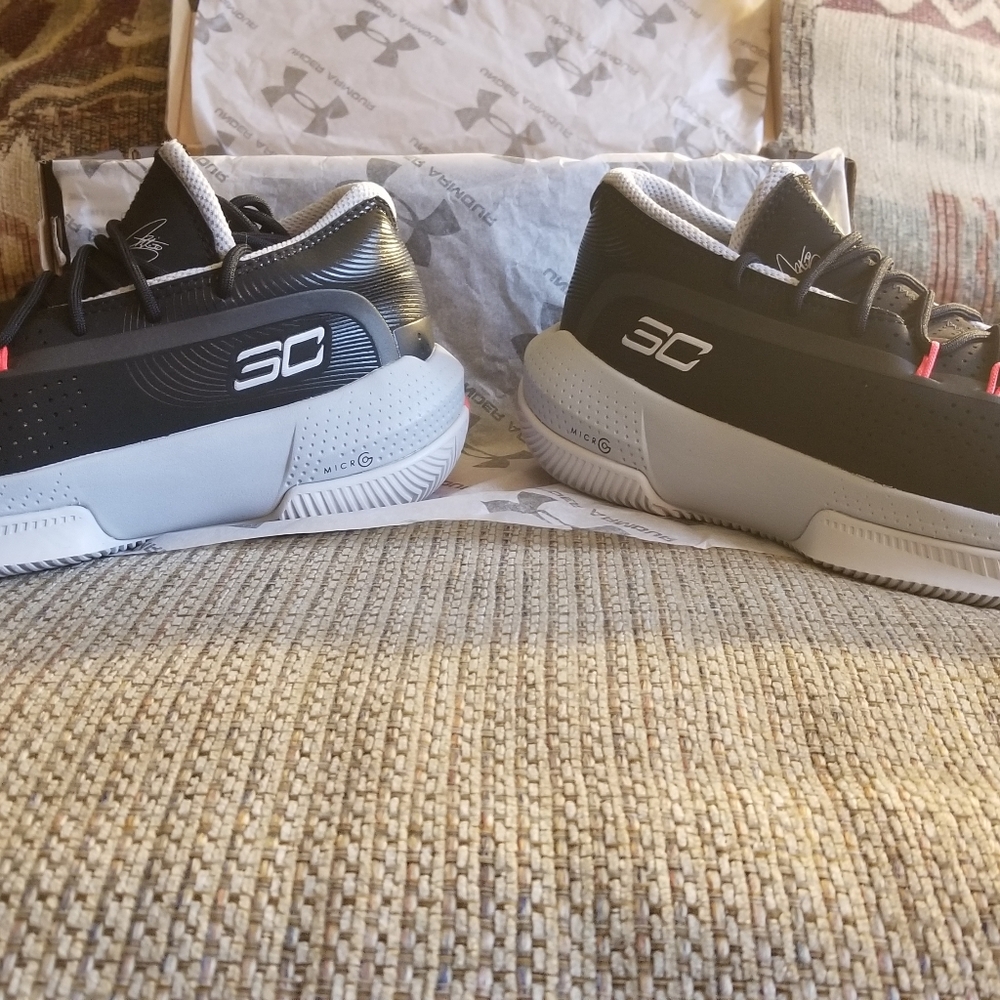 Steph Curry UA 3C 3Zero III Youth Basketball Shoes